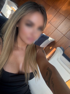 Escort Elena Photo 40