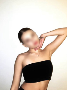 Escort Karoline Photo 10