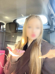 Escort Karoline Photo 12