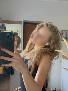 Escort Karoline Photo 14