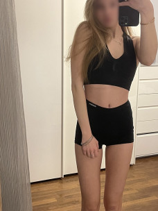 Escort Karoline Photo 3